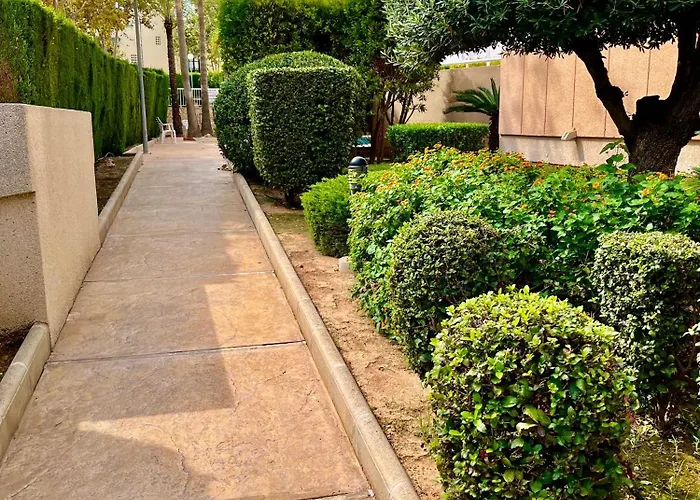 Cerca Del Mar Y Del Penon De Ifach *