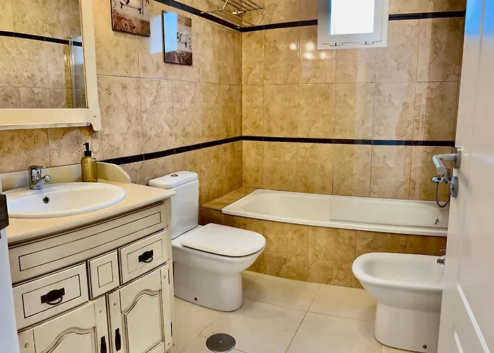 Cerca Del Mar Y Del Penon De Ifach *