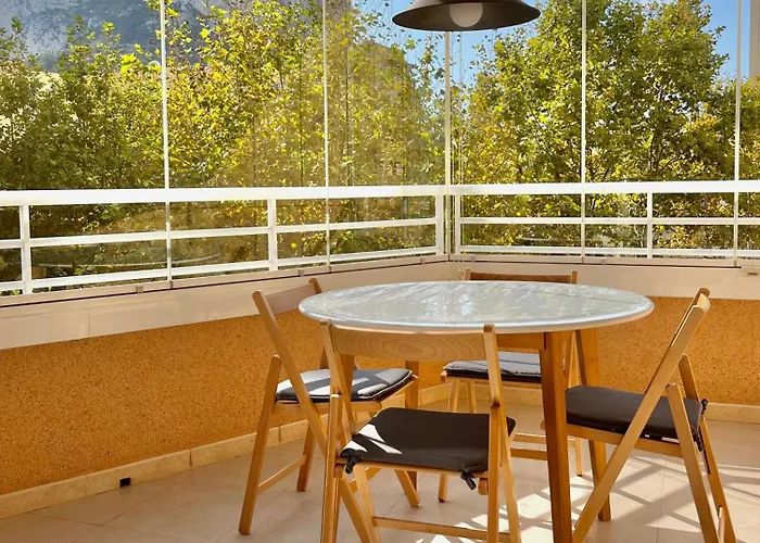 Cerca Del Mar Y Del Penon De Ifach *